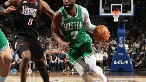 “NBA焦点：詹姆斯险胜绝杀，1283分里程碑险被杜库追平，杜库NBA生涯前景广阔”